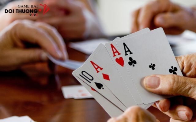 Chiến thuật "giữ bài" để về nhất trong Tiến Lên Miền Nam