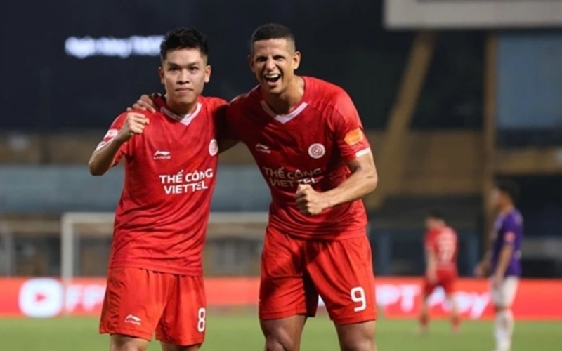 Thể Công Viettel 1–0 Hà Nội FC — Hữu Thắng ghi bàn và Hà Nội FC nhận thẻ đỏ.